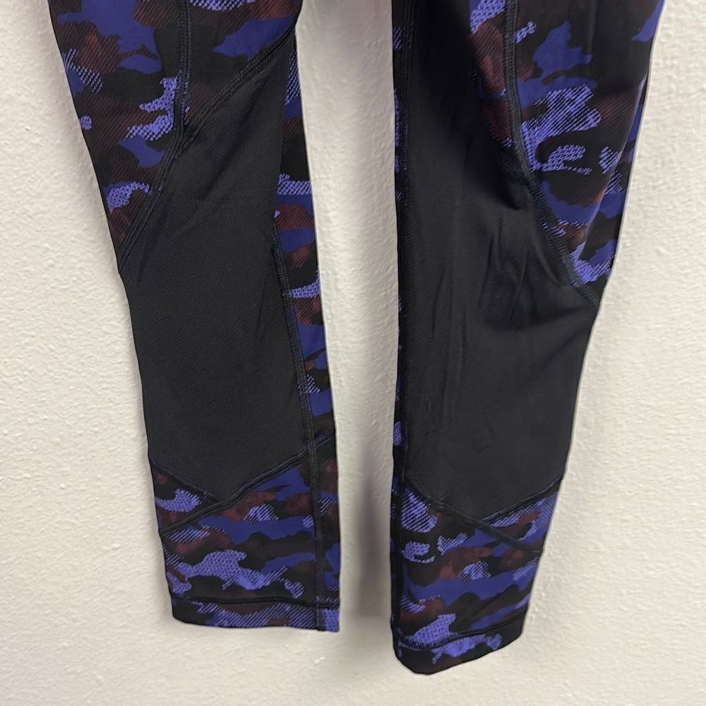 Lululemon Black Purple Camo Wunder Under Crop Yoga Leggings Size 2 - Picture 5 of 8